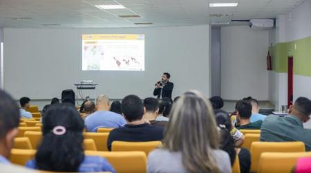 Professores da rede pública recebem treinamento no combate à dengue