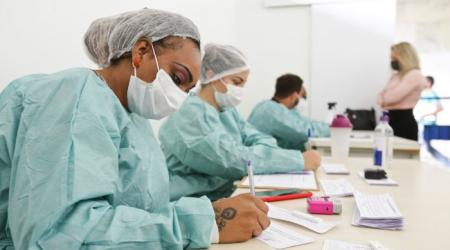 Governadores debatem como garantir o piso salarial da enfermagem