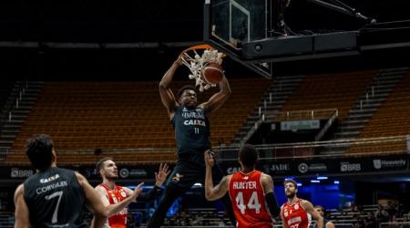 Brasília Basquete mantém invencibilidade no NBB com vitória convincente sobre o Paulistano