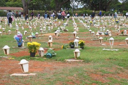 Mais de 600 mil pessoas devem visitar cemitérios do DF no feriado de Finados